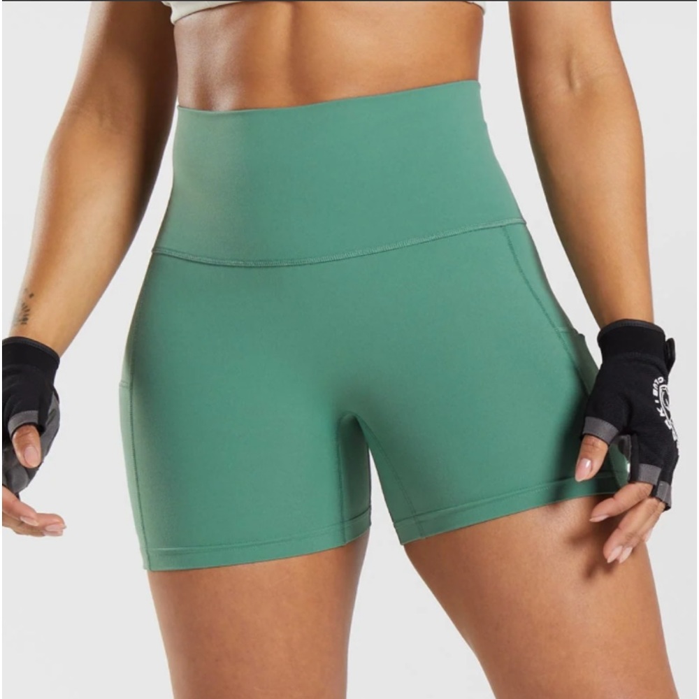 Gymshark Legacy Ruched Short